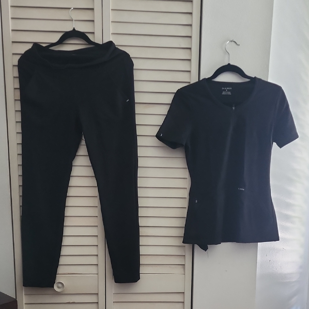 JAANUU  Black Women's SCRUB SETS IN A SMALL